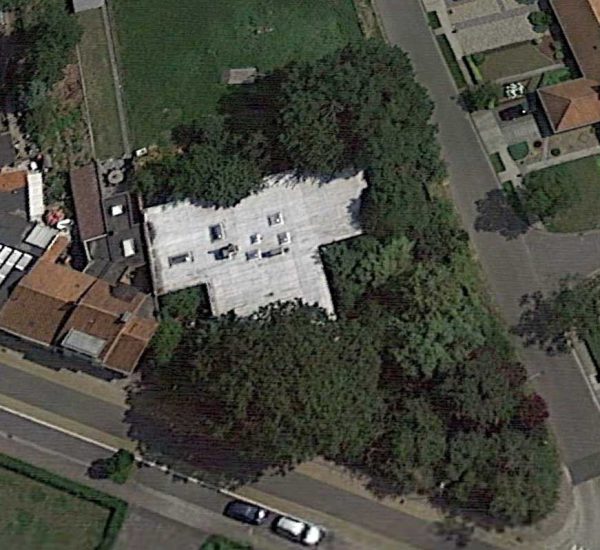 Villa Holly cross