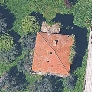 Abandoned villa House Su - Italy