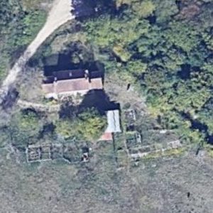 Abandoned villa House pink - France